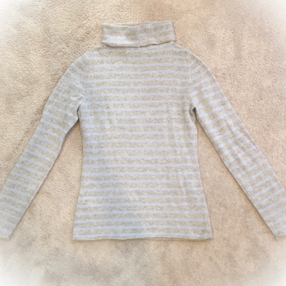 100% Cashmere Turtleneck Sweater - Picture 3 of 4